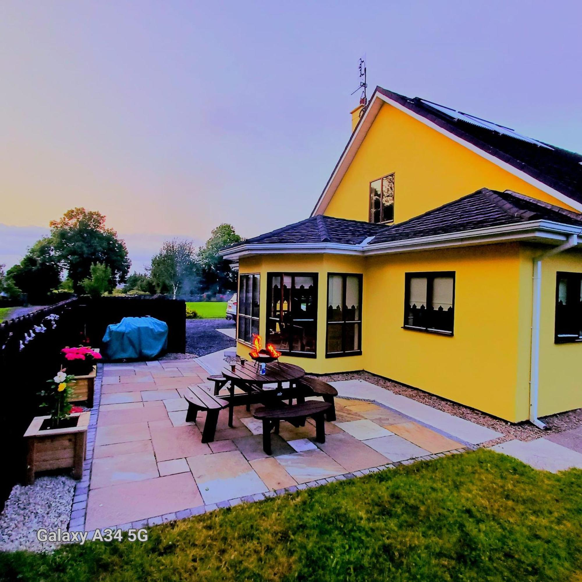 Yellow House ويستبورت المظهر الخارجي الصورة